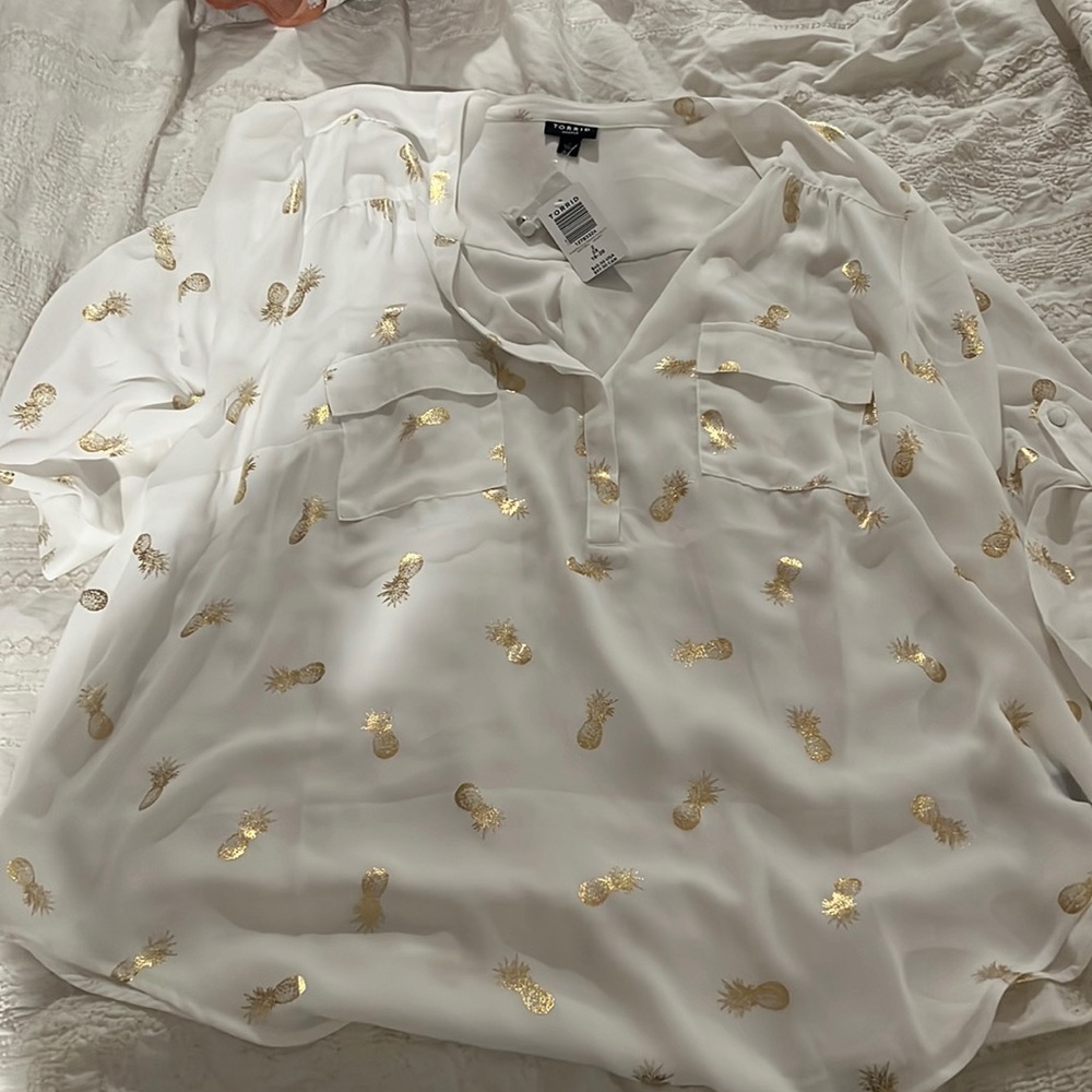 NWT torrid size 2 pineapple print tunic top